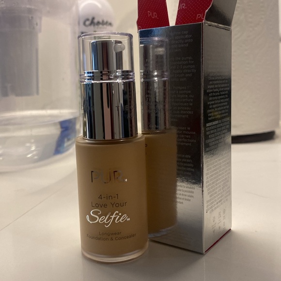 Pür Cosmetics 4 in 1 Love Your Selfie Foundation & Concealer - Picture 4 of 5